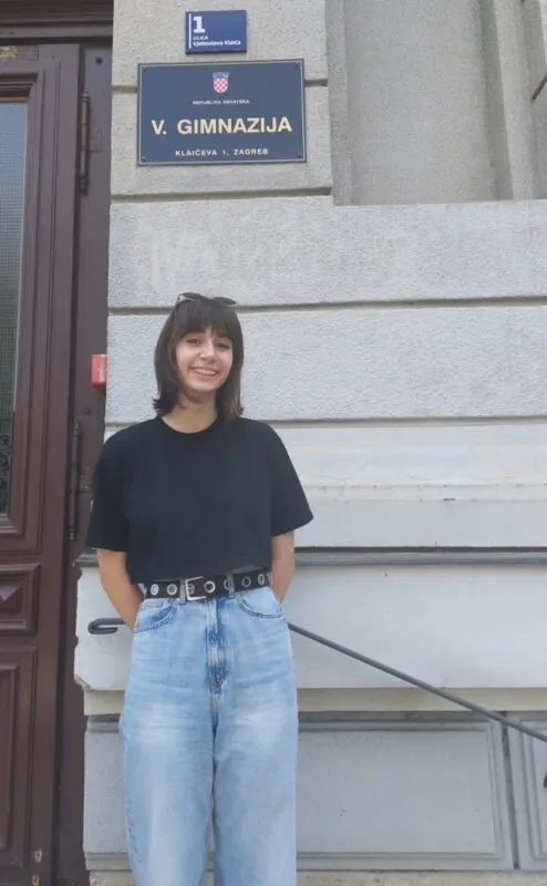 Ana Hluchý (3. f) je državna prvakinja u debati na njemačkom jeziku – Jugend debattiert international